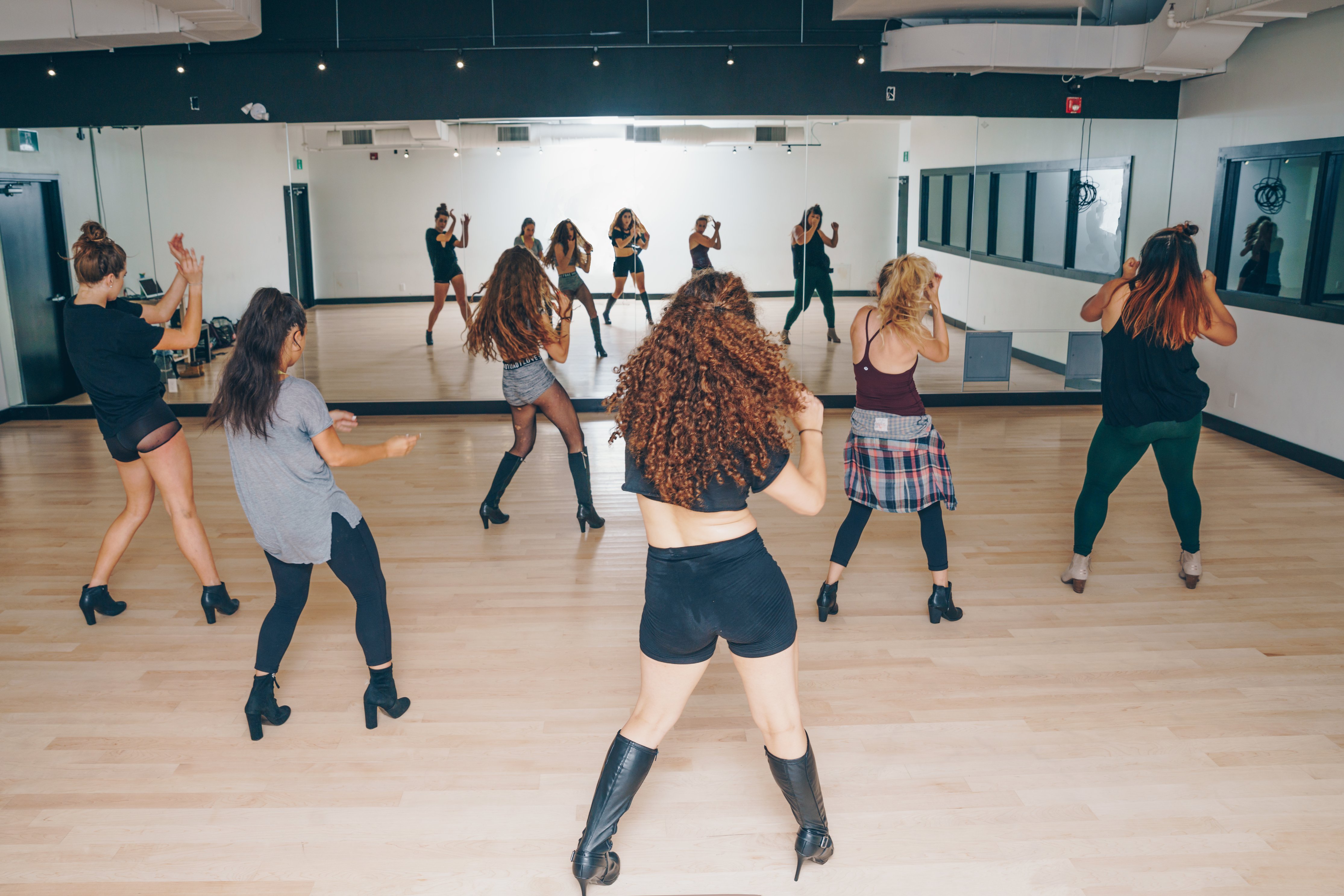 dance-class-in-studio.jpg